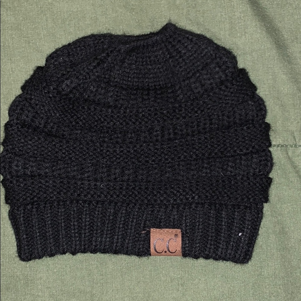 WOMEN’S C.C. MESSY BUN BEANIE